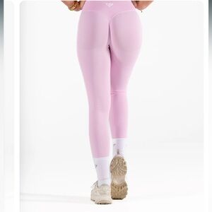 NWOT Stylish Light Pink Leggings for Women